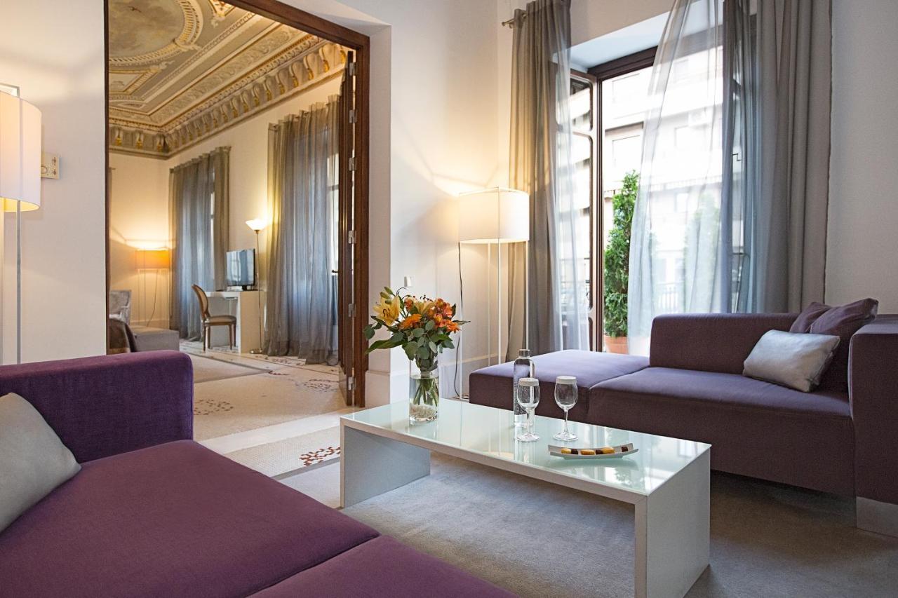 Hospes Palacio De Los Patos, A Member Of Design Hotels Grenade Extérieur photo A suite at Hotel Majestic
