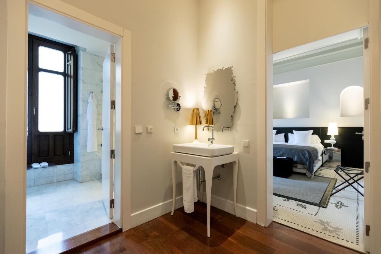 Hospes Palacio De Los Patos, A Member Of Design Hotels Grenade Extérieur photo A guest room at the hotel
