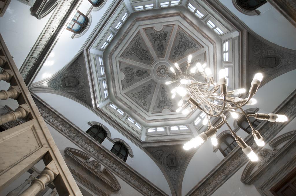 Hospes Palacio De Los Patos, A Member Of Design Hotels Grenade Extérieur photo The ceiling of the main staircase