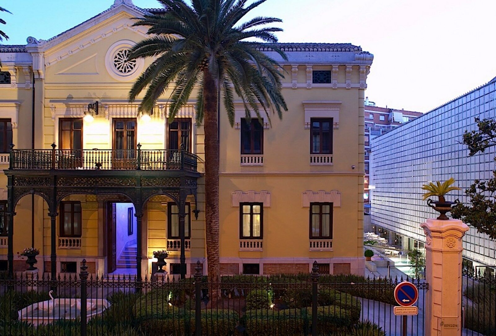 Hospes Palacio De Los Patos, A Member Of Design Hotels Grenade Extérieur photo The building of the Academy of Athens