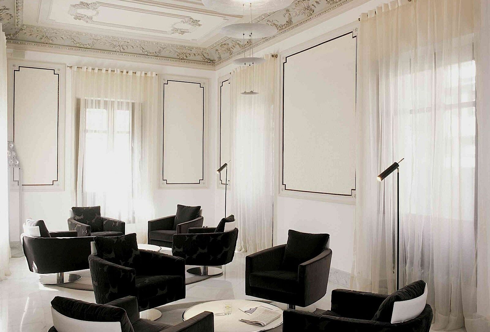 Hospes Palacio De Los Patos, A Member Of Design Hotels Grenade Intérieur photo Interior of the salon