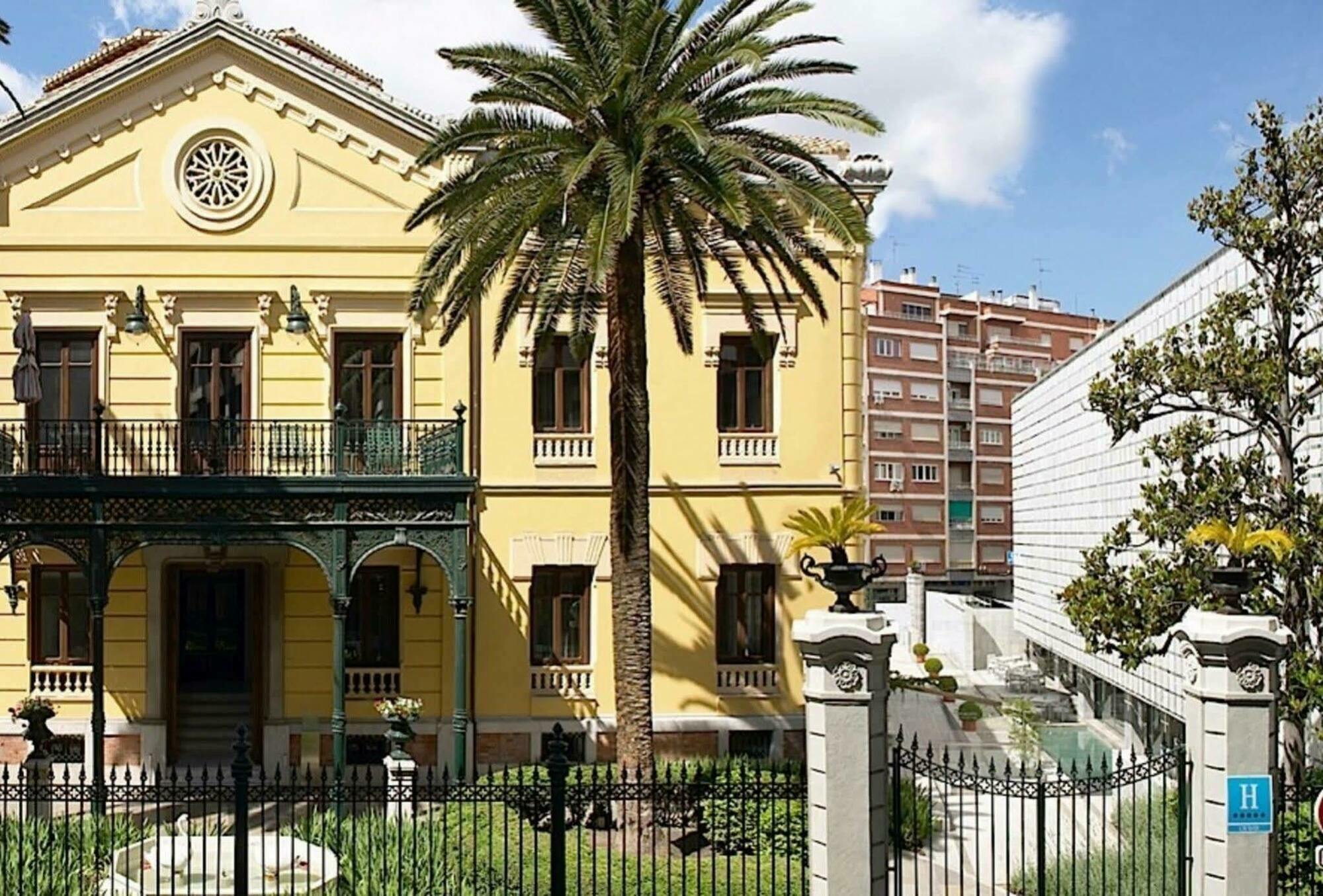 Hospes Palacio De Los Patos, A Member Of Design Hotels Grenade Extérieur photo The house of the first Greek Prime Minister, Ioannis Metaxas, in Athens